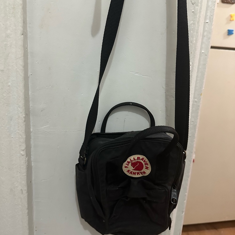 fjallraven kanken sling bag black